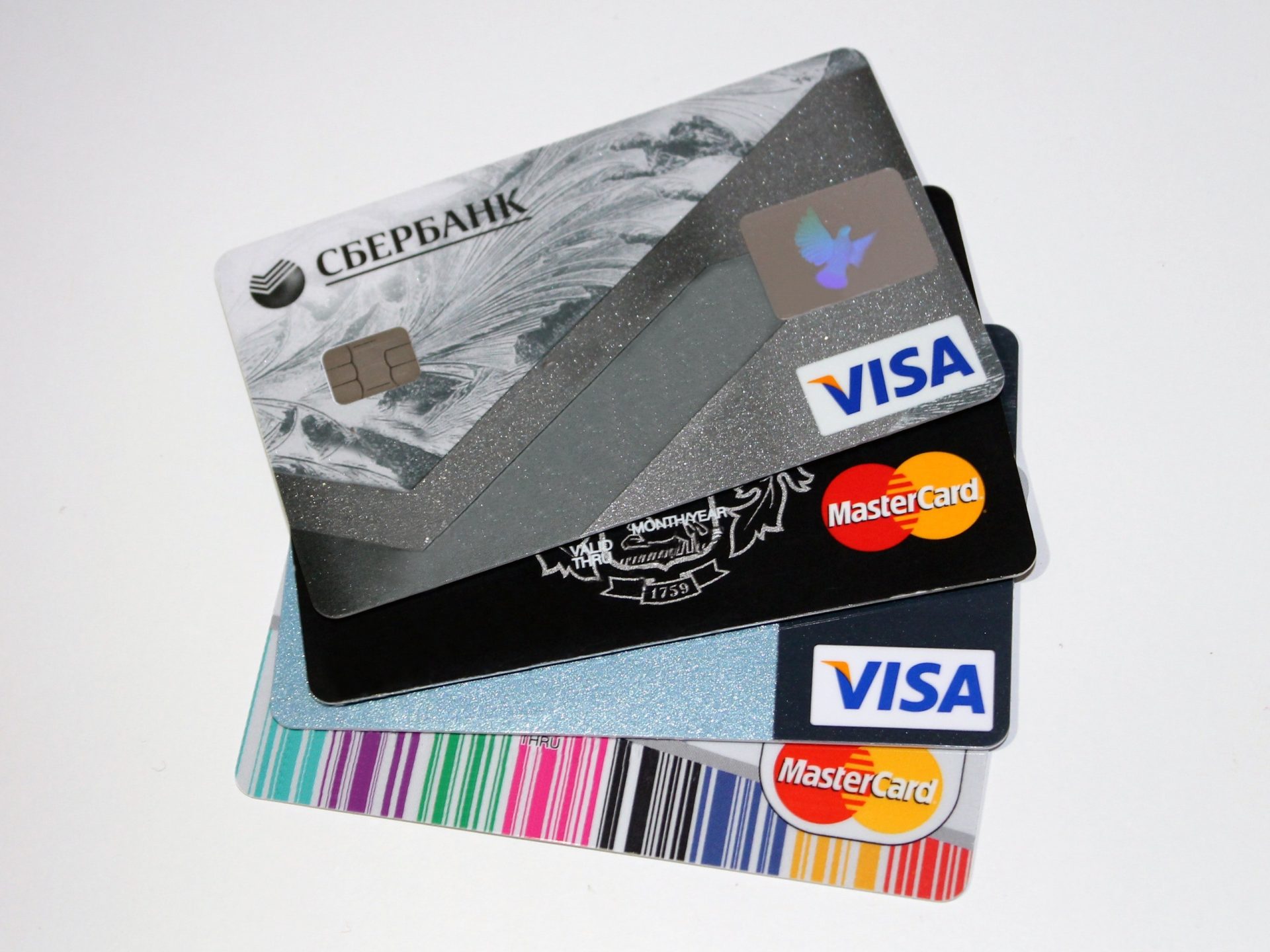 An image of Visa and Master Card credit cards